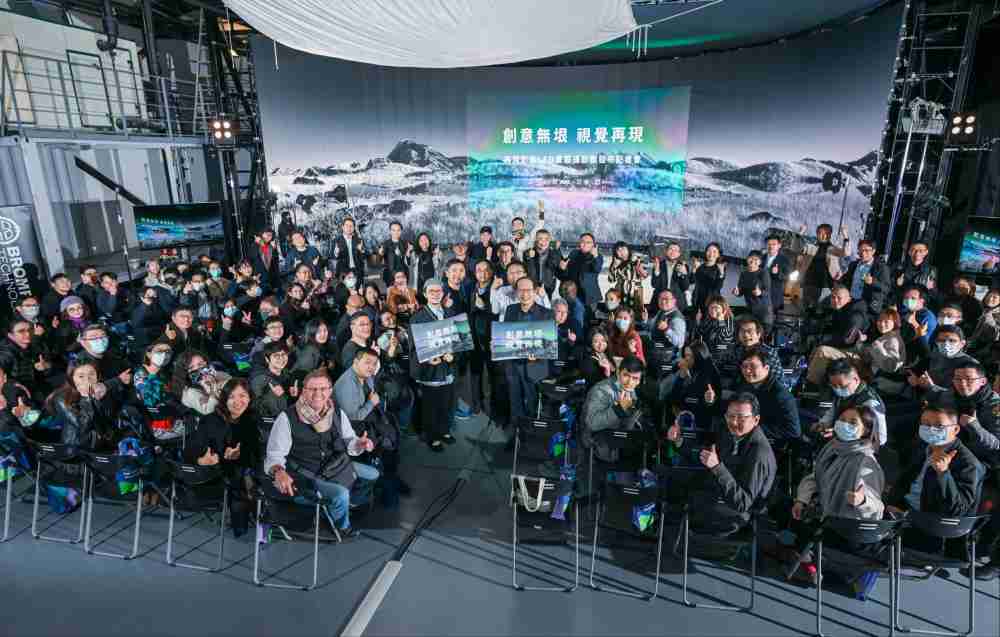 再现影像LED虚拟制作摄影棚整合拍摄场景、、、、内容制作、、、技术指导到设备租借一站式服务，，可望提升LED虚拟制作的影视效能，，进而产出更多高质量细致作品