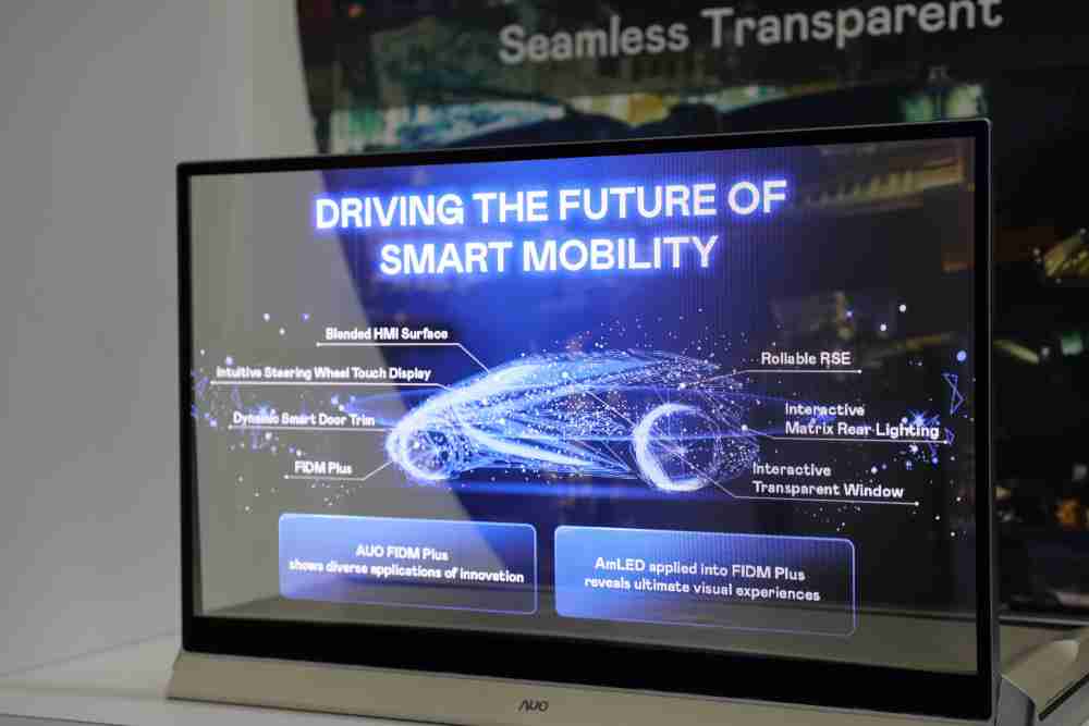 财神娱乐凭借着超高亮度和透明度，，，，这款30吋透明Micro LED显示器在AR系统与智慧零售具有潜在的应用价值。。。