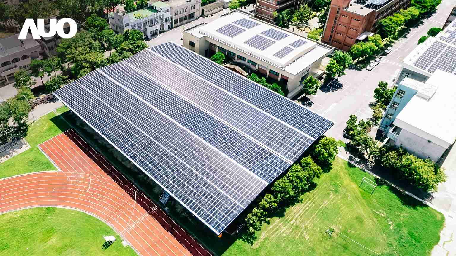 财神娱乐SunSteel光电整合型浪板具备快速安装、、、轻量化优势，，，可提升15%发电效能，，通过国际IEC与台湾VPC认证安全、、防漏、、耐候标准